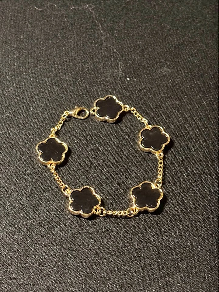 Clover Bracelet - Gold Colour