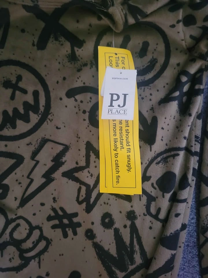 Young Boys Size Large/Extra Large Brand New Clothing - photo 2