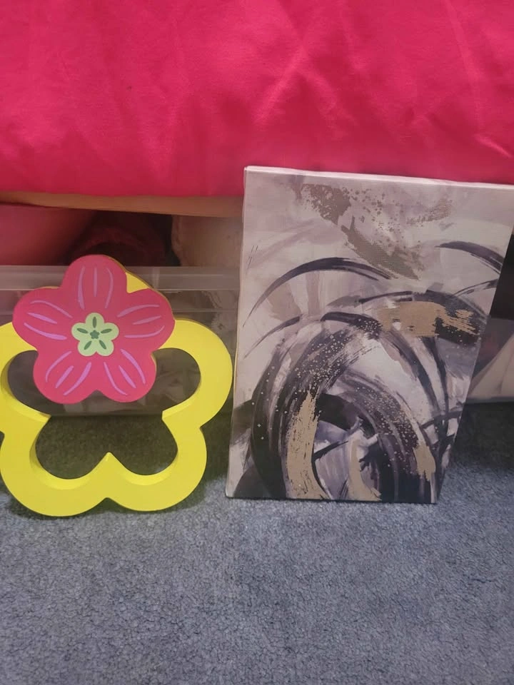 Assorted Home Decor Items - photo 2