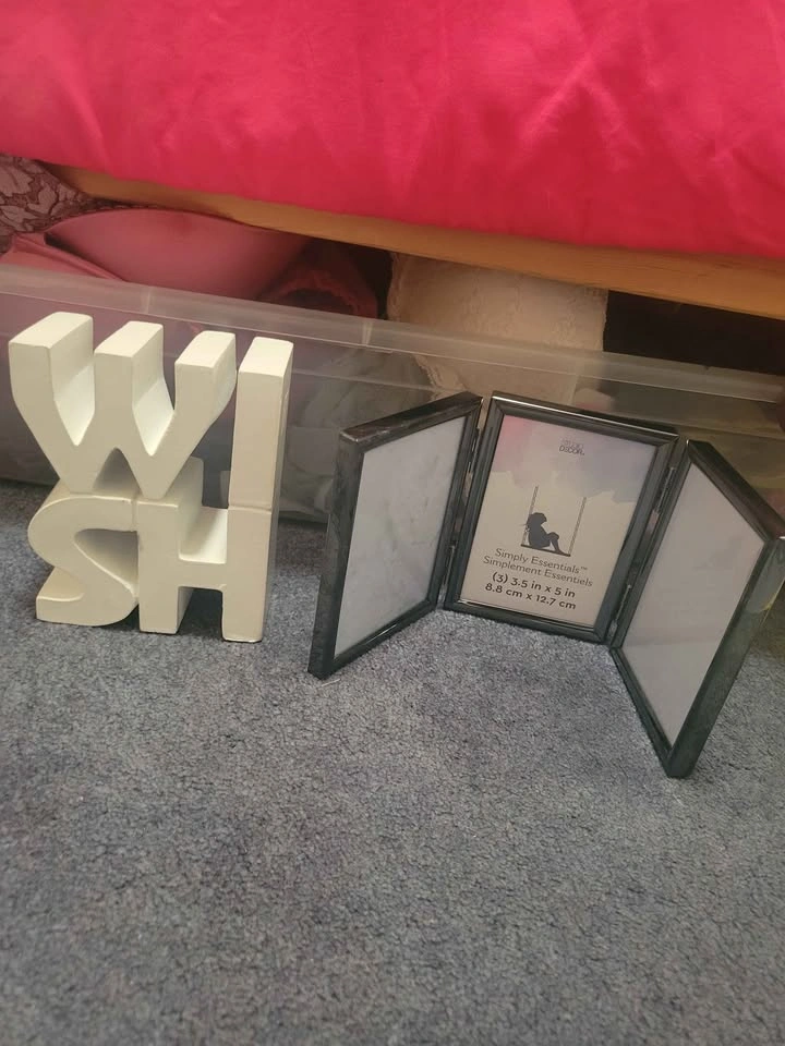 Assorted Home Decor Items - photo 3