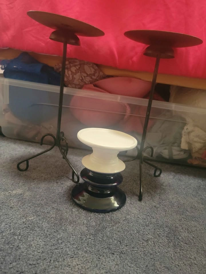 Assorted Home Decor Items - photo 4