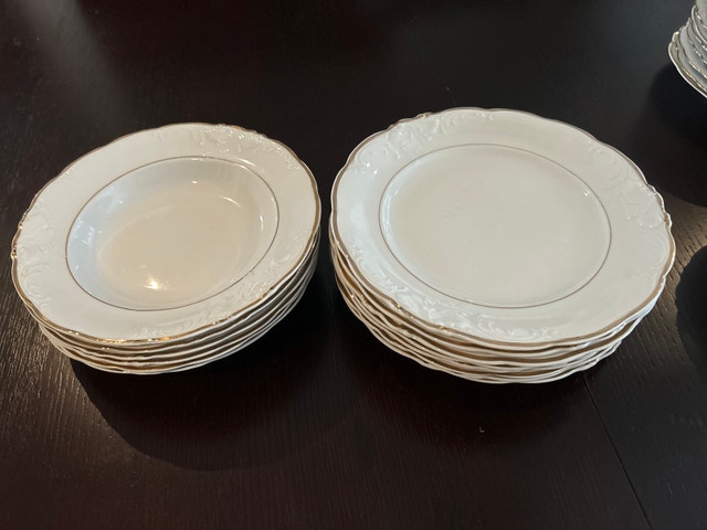 Dinnerware Set
