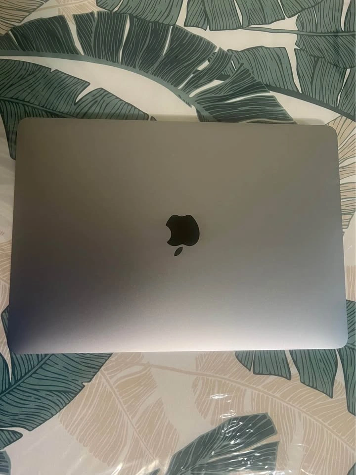 Apple MacBook Air core i5 16gb ram 512gb ssd
