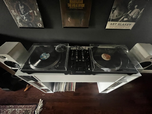 DJ Workstation with Record Storage - photo 2