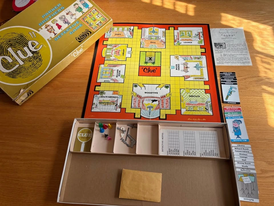Vintage Parker Brothers Clue Detective Game (1963) - photo 2