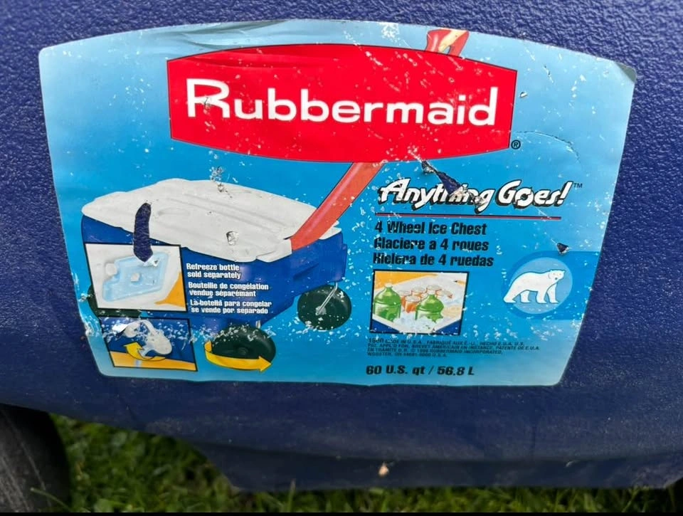 Rare Vintage Rubbermaid Anything Goes! 4-Wheel Rolling Cooler - photo 2