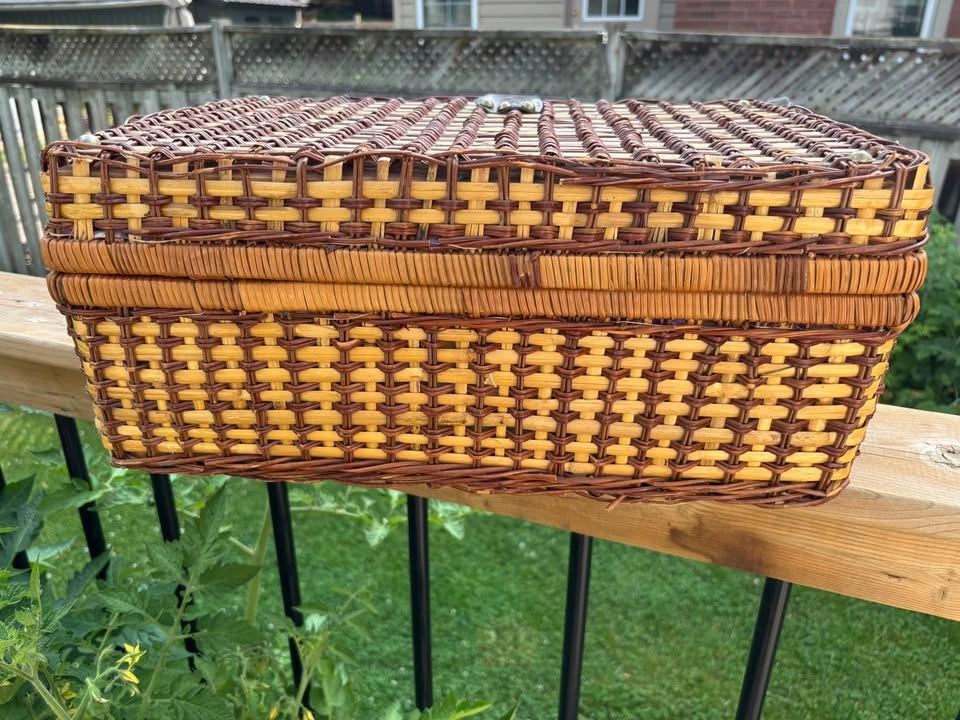 Wicker Picnic Basket with Floral Lining - photo 5