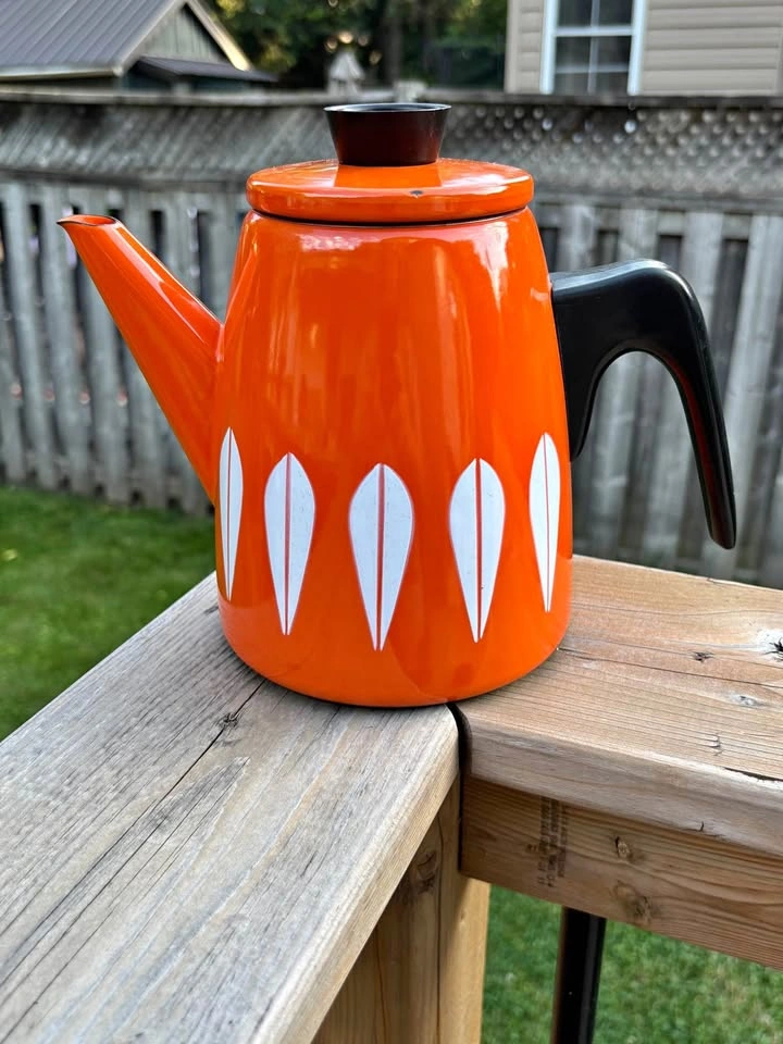Cathrineholm Lotus Enamel Coffee Pot