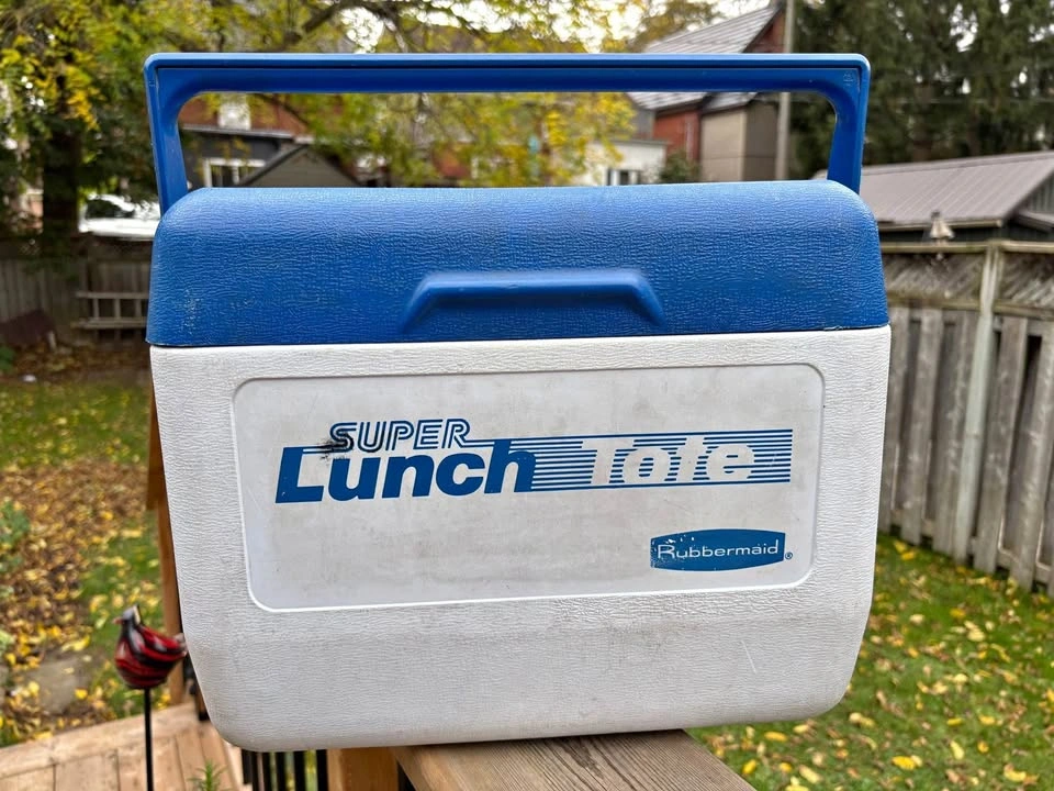 VTG Rubbermaid Super Lunch Tote Cooler