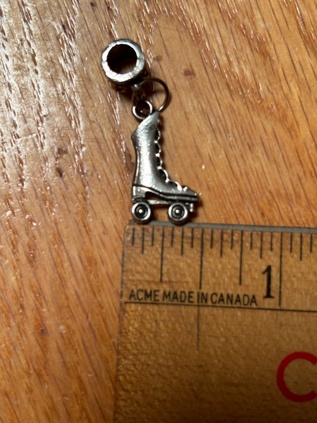 Silver Roller Skating Pendant/Charm - photo 3
