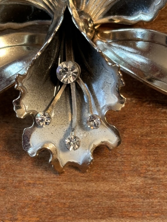 1950’s Orchid Brooch - photo 2