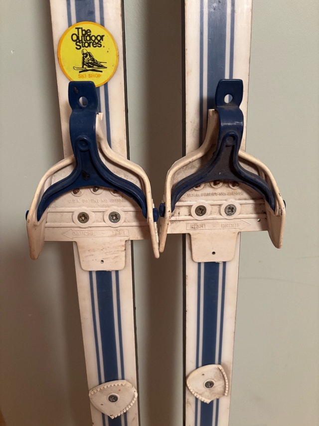 Rossignol Cross Country 3 Pin Skis (200 cm) + Poles - photo 2