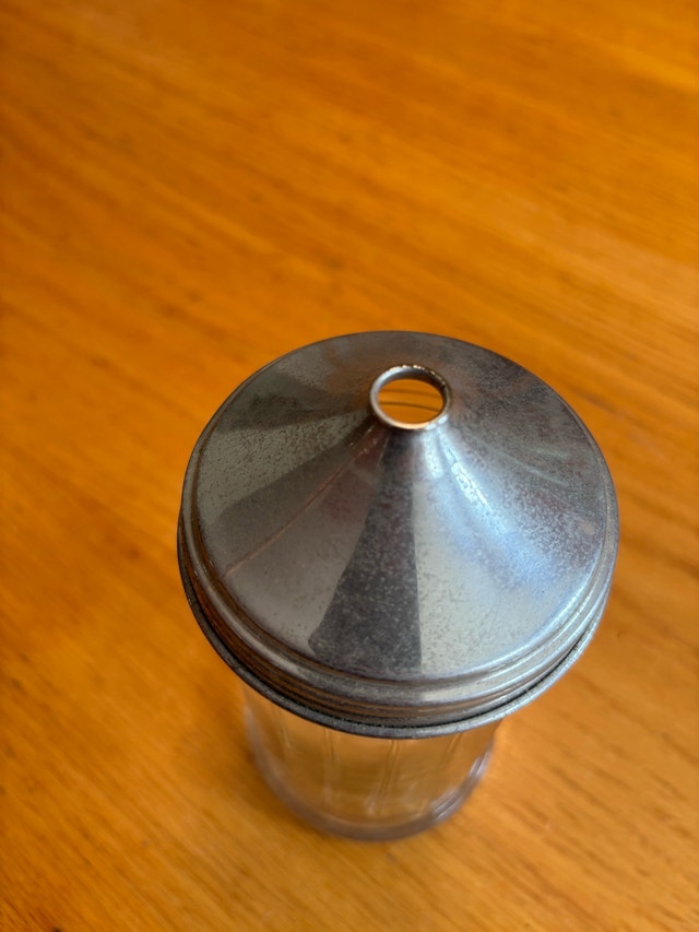 Vintage Sugar Dispenser - photo 3