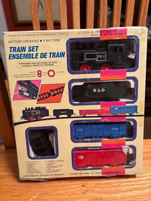Vintage Train Set - Hong Kong