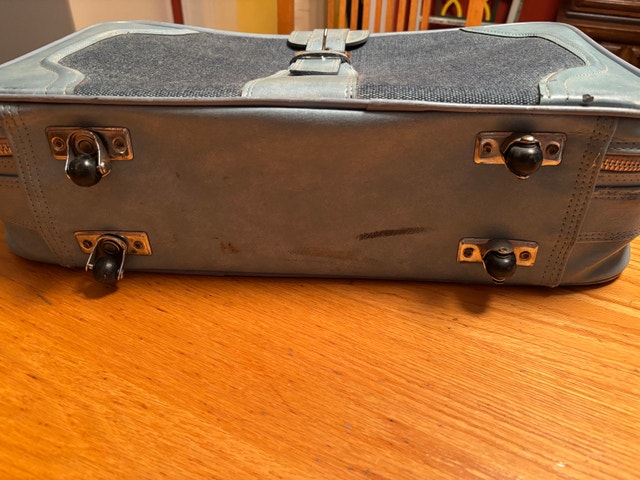 Vintage Soft Sided Travel Way Suitcase with Wheels (Korea) - photo 3