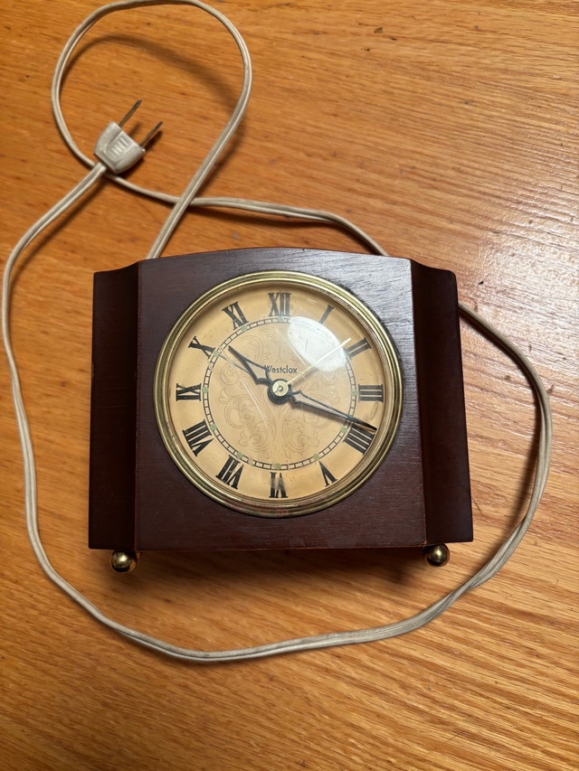 Vtg WESTCLOX SHERATON S10-AA Solid Mahogany Electric Alarm Clock