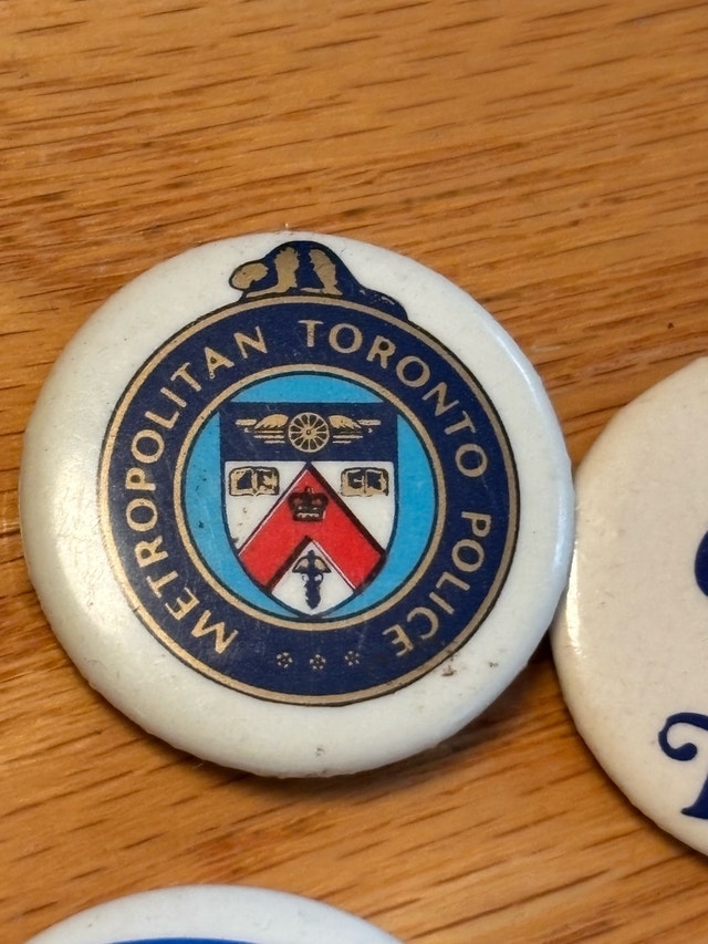 Toronto Police Buttons - photo 3