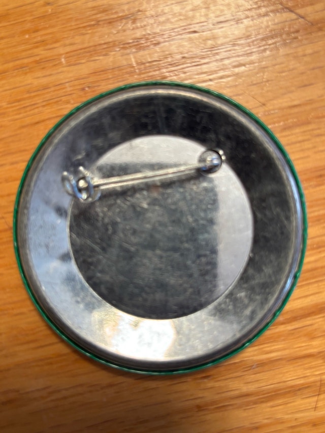 Vintage Marg Munnoch Button - photo 3