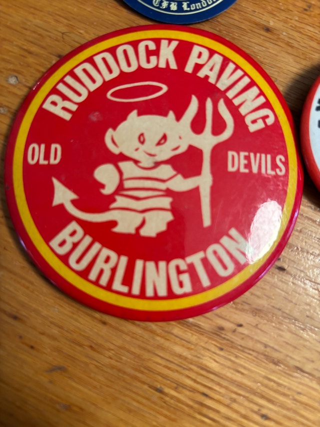 Lot of Vintage Old Timers Hockey Pins - Ontario - photo 2