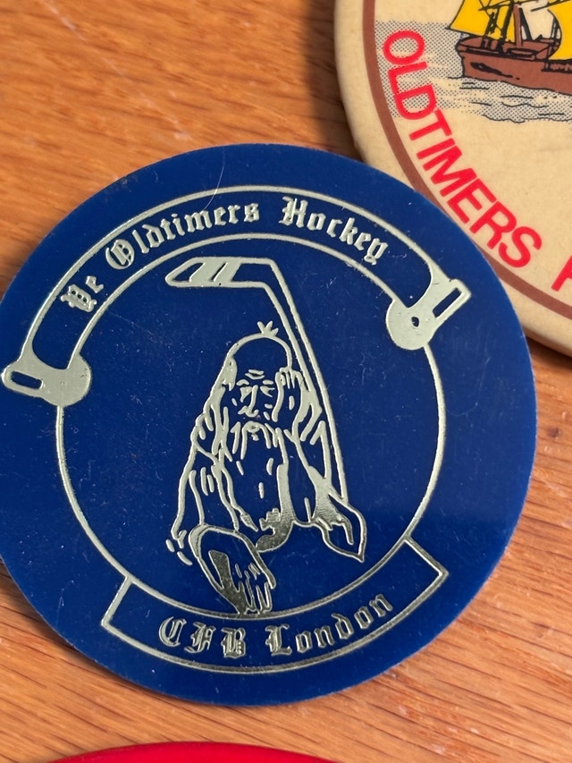 Lot of Vintage Old Timers Hockey Pins - Ontario - photo 3