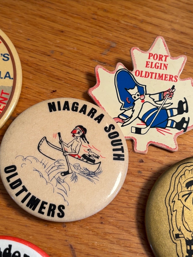 Lot of Vintage Old Timers Hockey Pins - Ontario - photo 5
