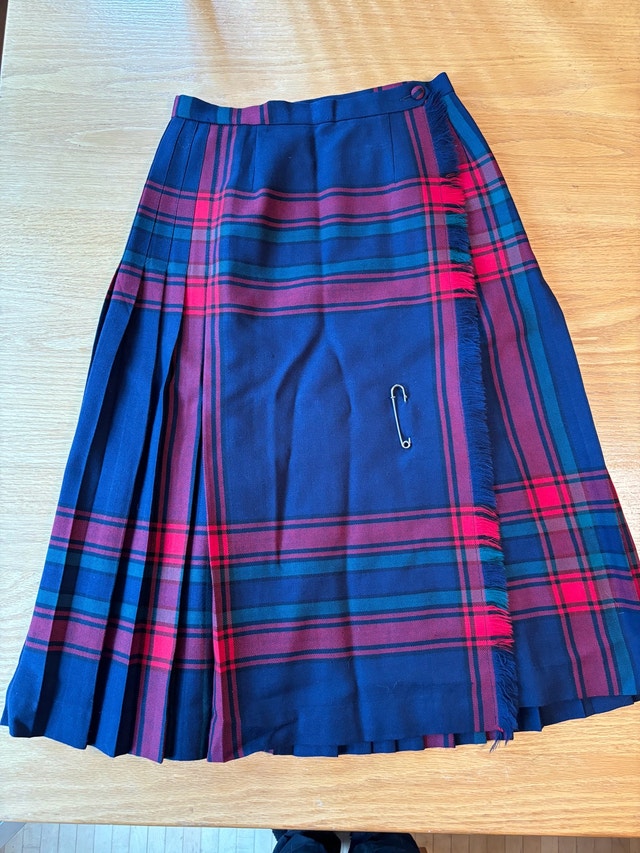 Vtg Highland Queen Wool Plaid Kilt, Size 10, 27” Waist - photo 2