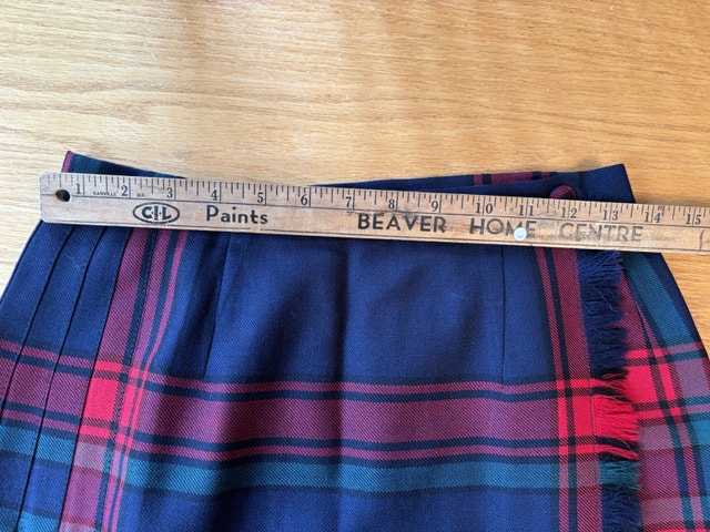 Vtg Highland Queen Wool Plaid Kilt, Size 10, 27” Waist - photo 5