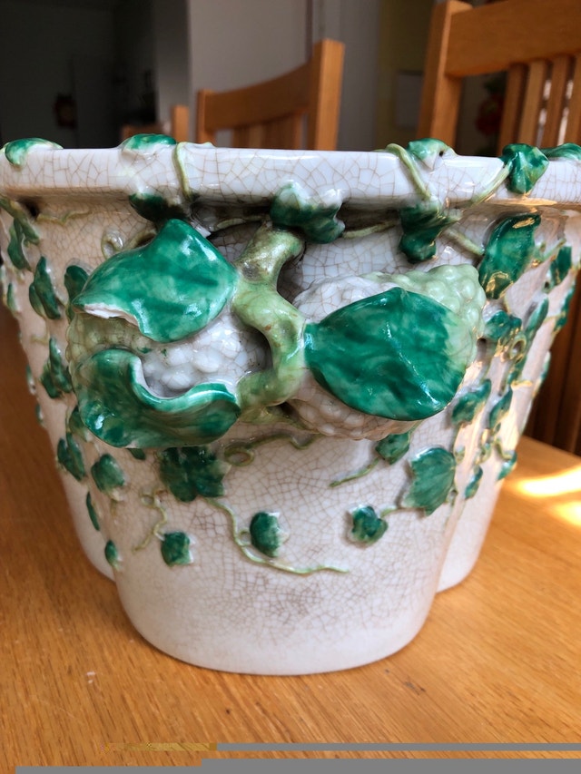 JUWC 1897 United Wilson Green & White Ivy Crackle Large Planter - photo 2
