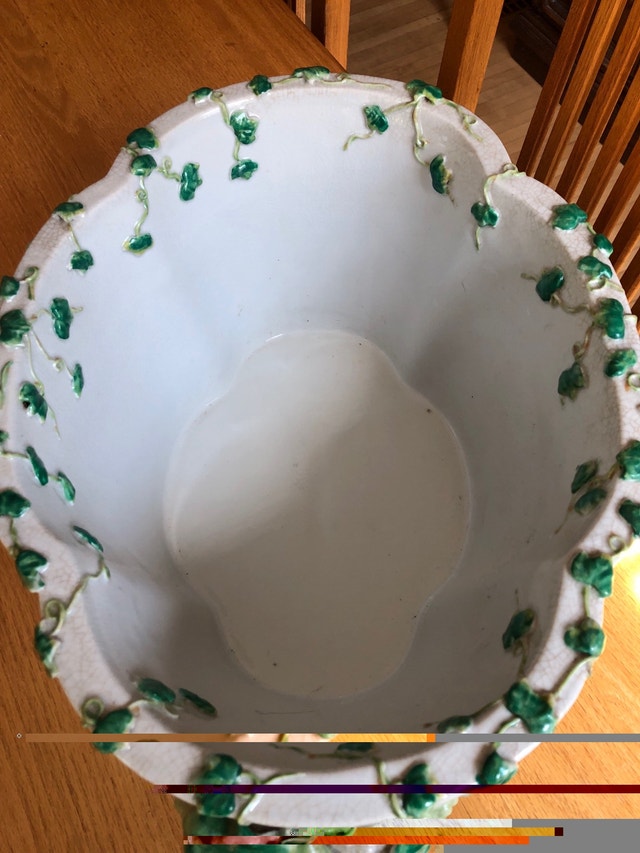 JUWC 1897 United Wilson Green & White Ivy Crackle Large Planter - photo 3