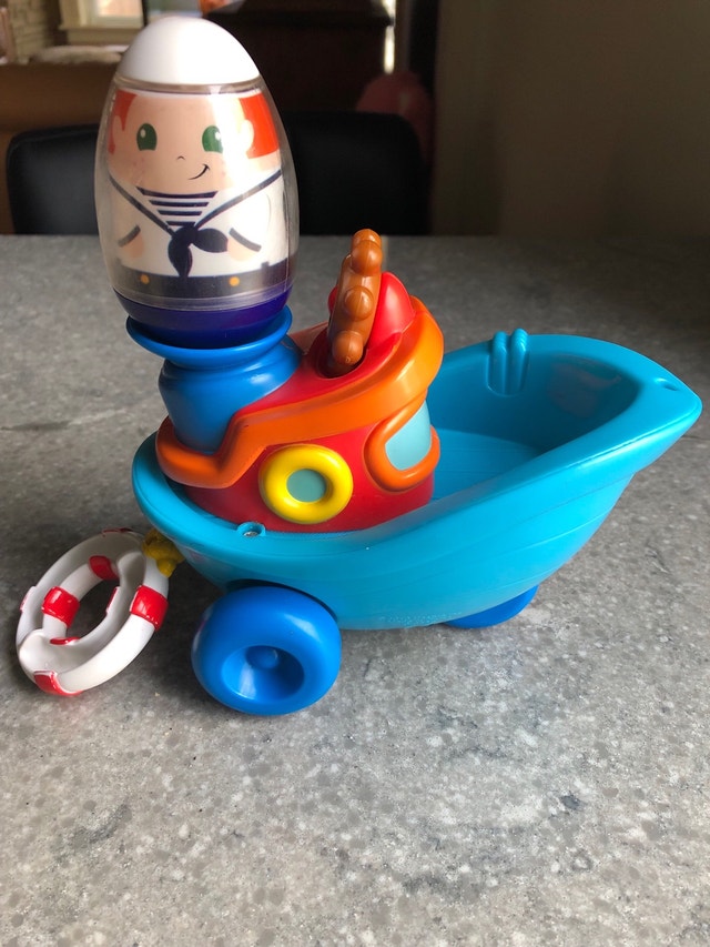 WEEBLES Bobblin’ boat and Sailor