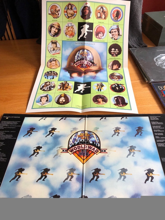 1976 All this and World War II Sound Track Vinyl x2 + poster - photo 3