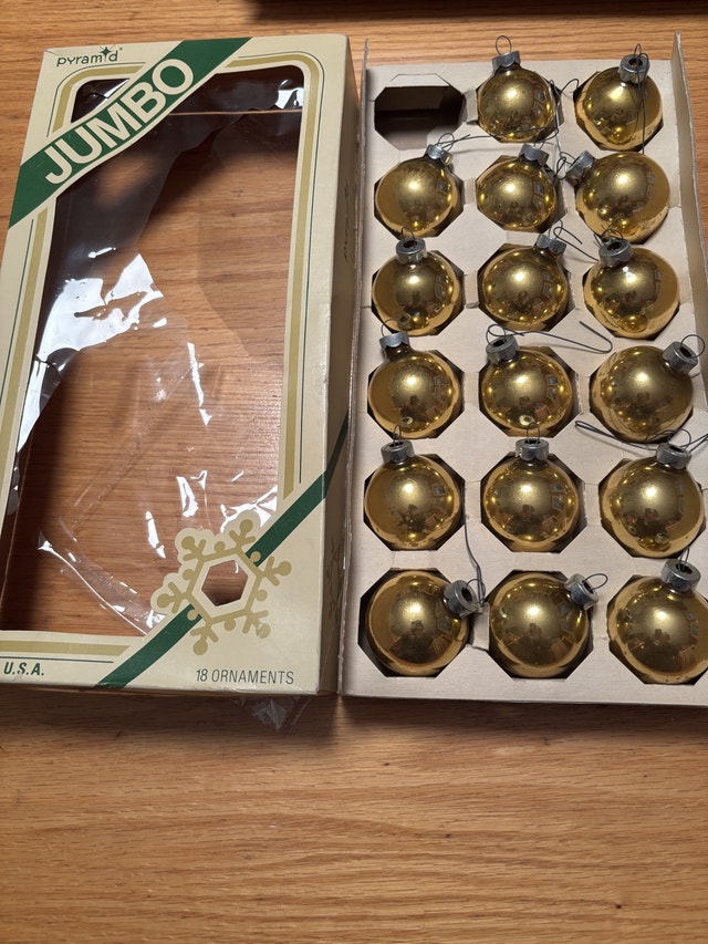 Pyramid Glass Christmas Tree Ornaments - Gold - Set of 17 - photo 2