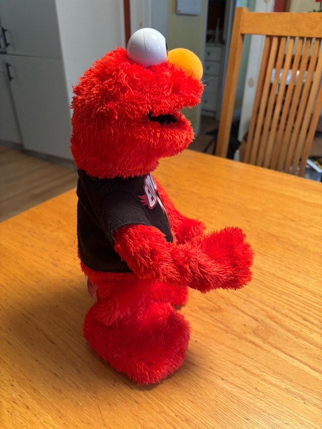 Let's Rock Dancing Singing Elmo - photo 2