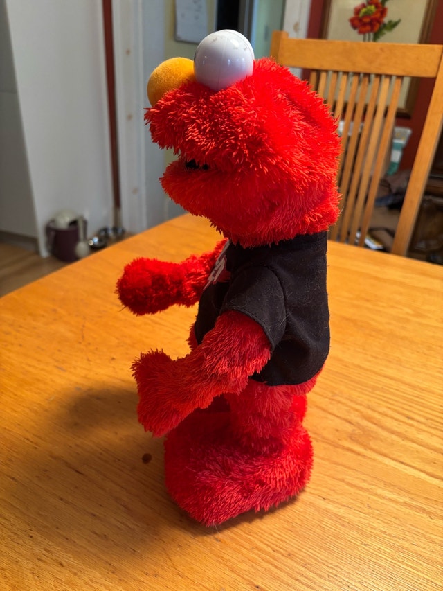 Let's Rock Dancing Singing Elmo - photo 4