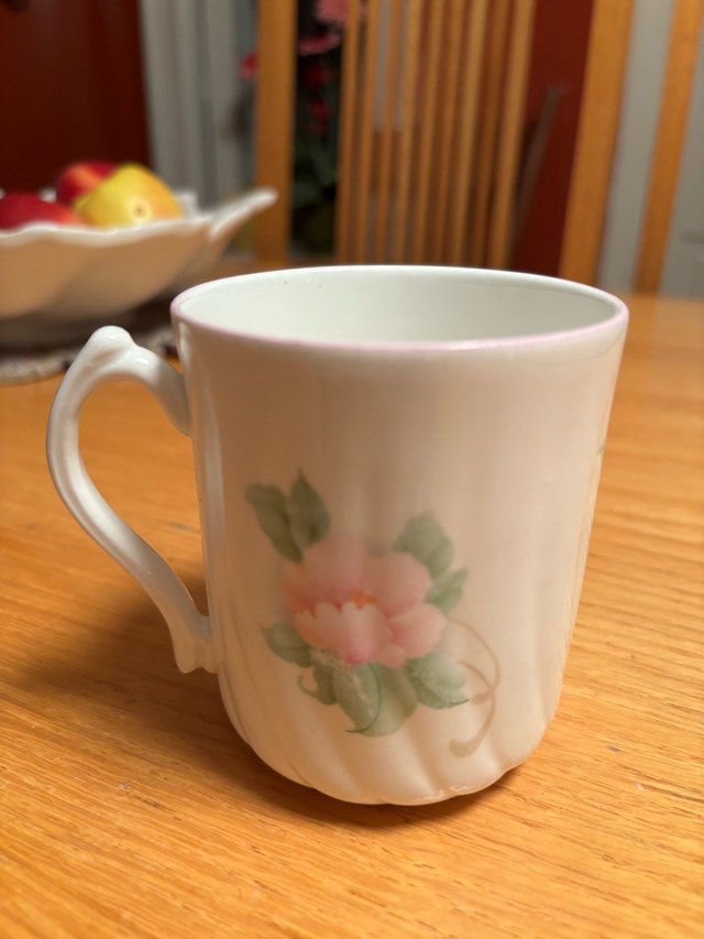 St. George Fine Bone China Mug - photo 3