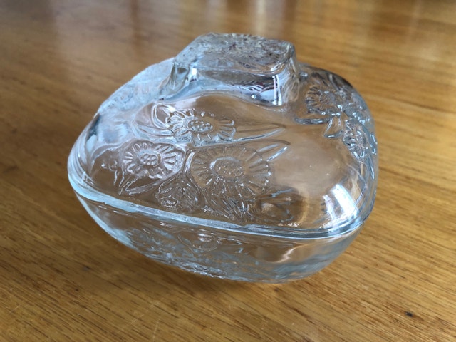KIG Indonesia Clear Glass Square Lidded Dish with Daisies