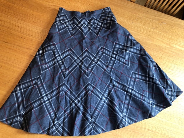 Vintage Highland Queen Wool A-Line Tartan midi Skirt - photo 2