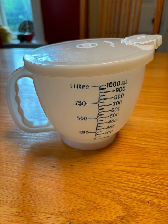 Tupperware Mix N Stor Batter Mixing Bowl 4 Cup 1 Litre with Lid
