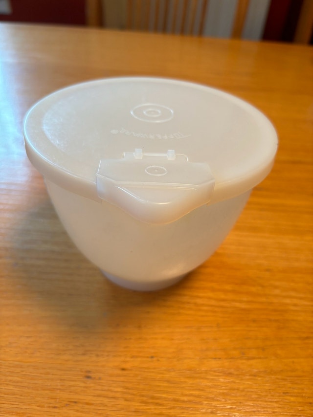 Tupperware Mix N Stor Batter Mixing Bowl 4 Cup 1 Litre with Lid - photo 3