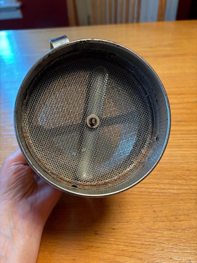 Vintage Androck Yellow Vegetables 3 Screen Flour Sifter - photo 4