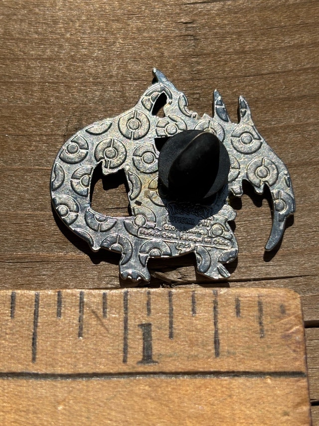 2014 Pokemon Mega Charizard Y Enamel Pin - photo 2