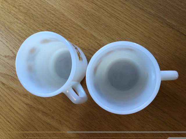 Pair of Floral Stackable Termocrisa Vintage Milk Glass Mugs - photo 3