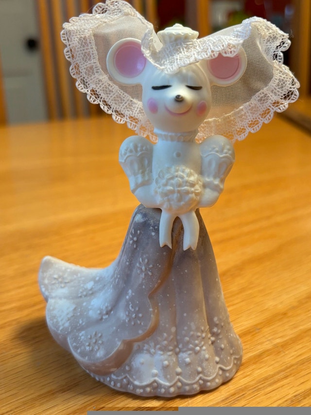 Vintage Avon Church Mouse Bride 57ml Delicate Daises Cologne - photo 2