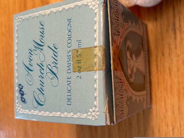 Vintage Avon Church Mouse Bride 57ml Delicate Daises Cologne - photo 5