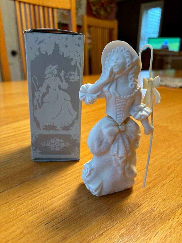 Vtg Avon Little Bo Peep w Box - photo 2