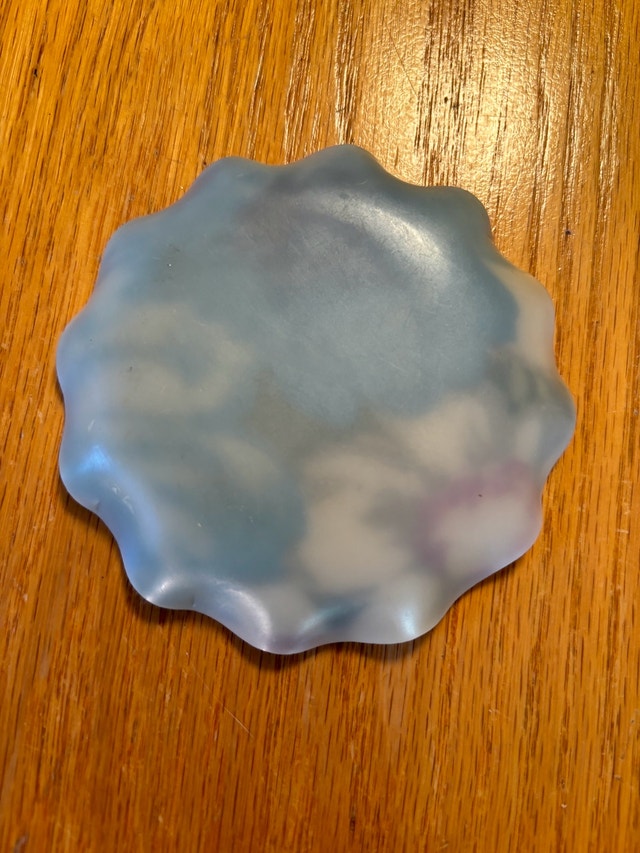 Vtg Scalloped Edge FAB Mini Tray/Coaster Made in Barrie ON - photo 2