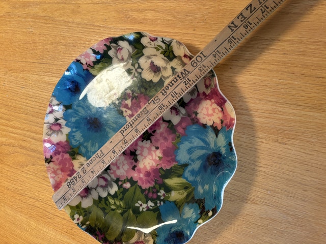 Vintage Scalloped Edge FAB Tray Handcrafted in Barrie ON - photo 4