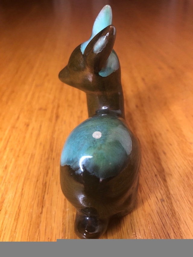 Small Vintage Blue Mountain Pottery Deer (3”) - photo 4