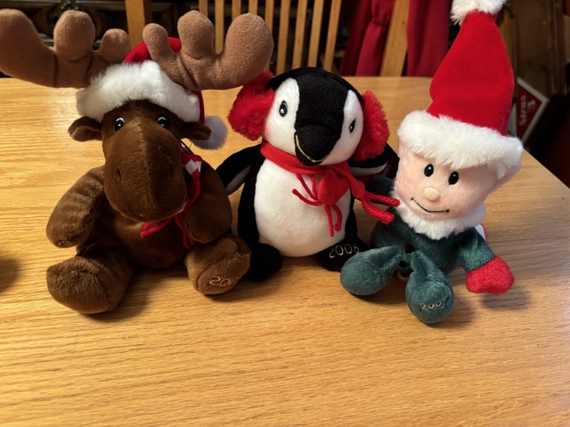 7 Vintage Sears Christmas Plush Toys - yearly collection - photo 4