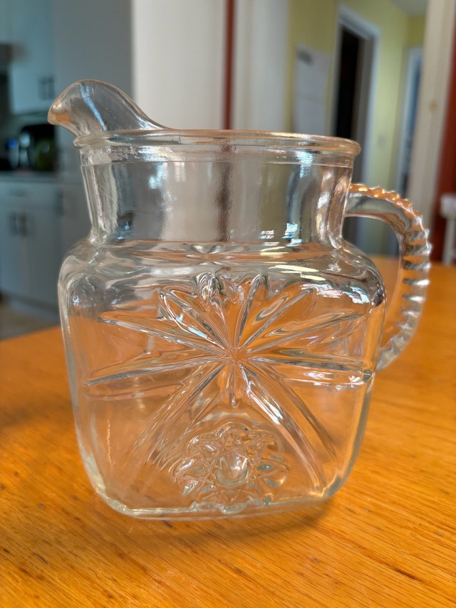 Vtg Short square glass Pitcher w Spout & handle - starburst
